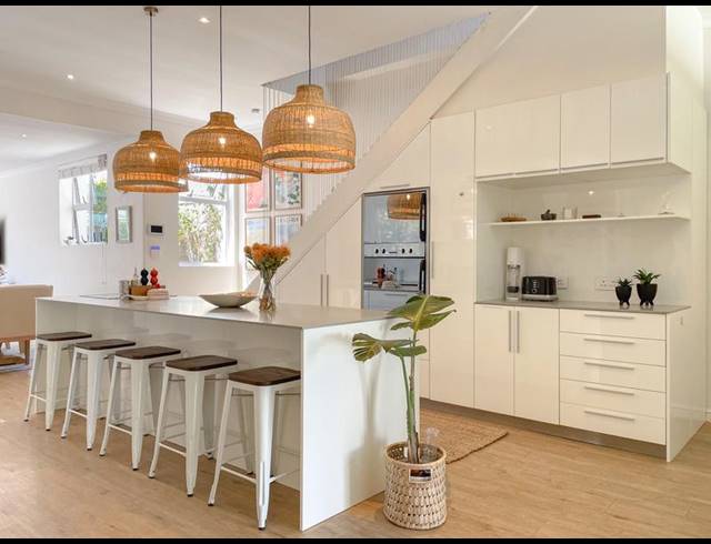 4 BEDROOM HOUSE FOR SALE IN SEA POINT